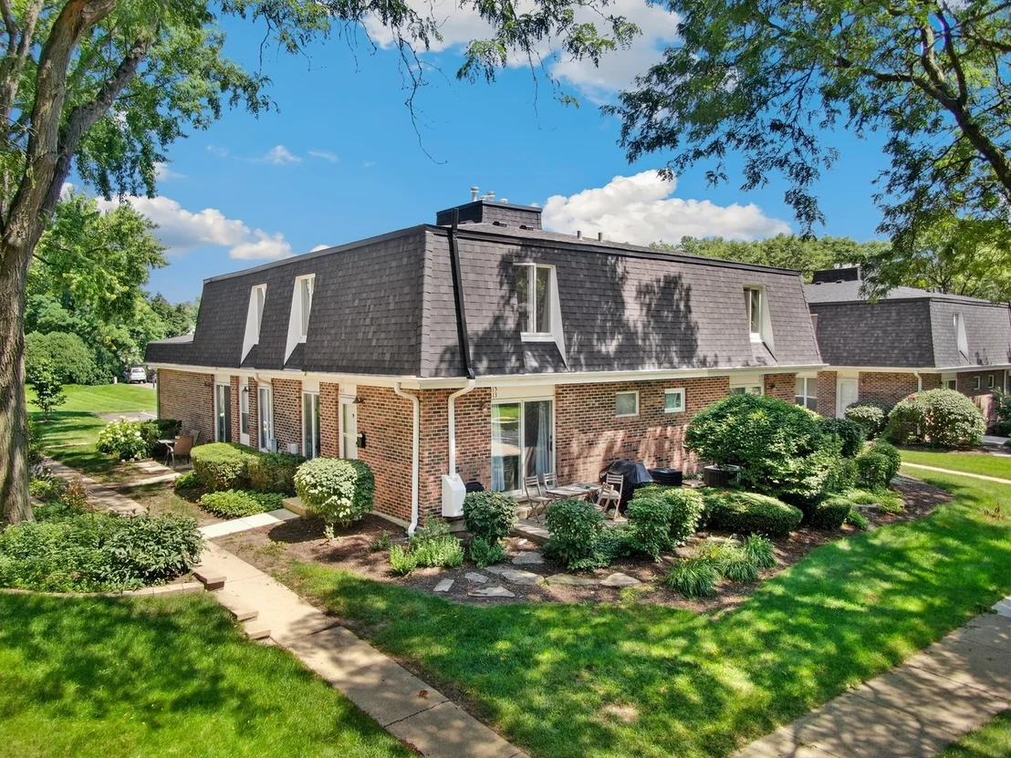 Photo of 415 Sunnybrook Lane