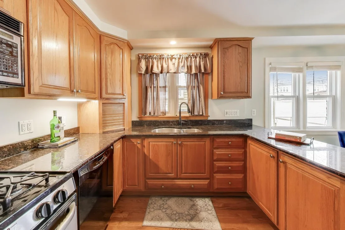 Photo of 6544 W Devon Avenue