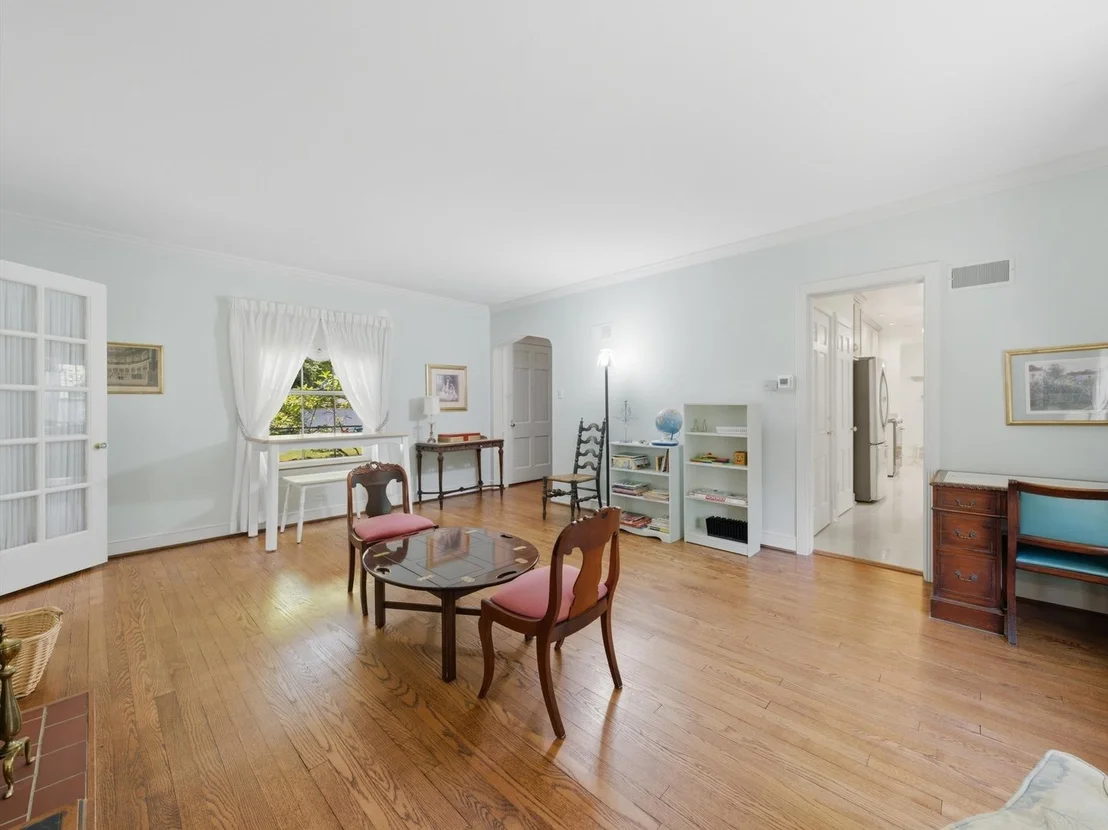 Photo of 1319 Bunker Avenue