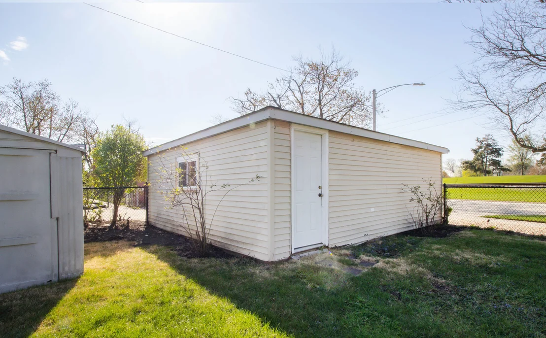 Photo of 2337 Park Avenue