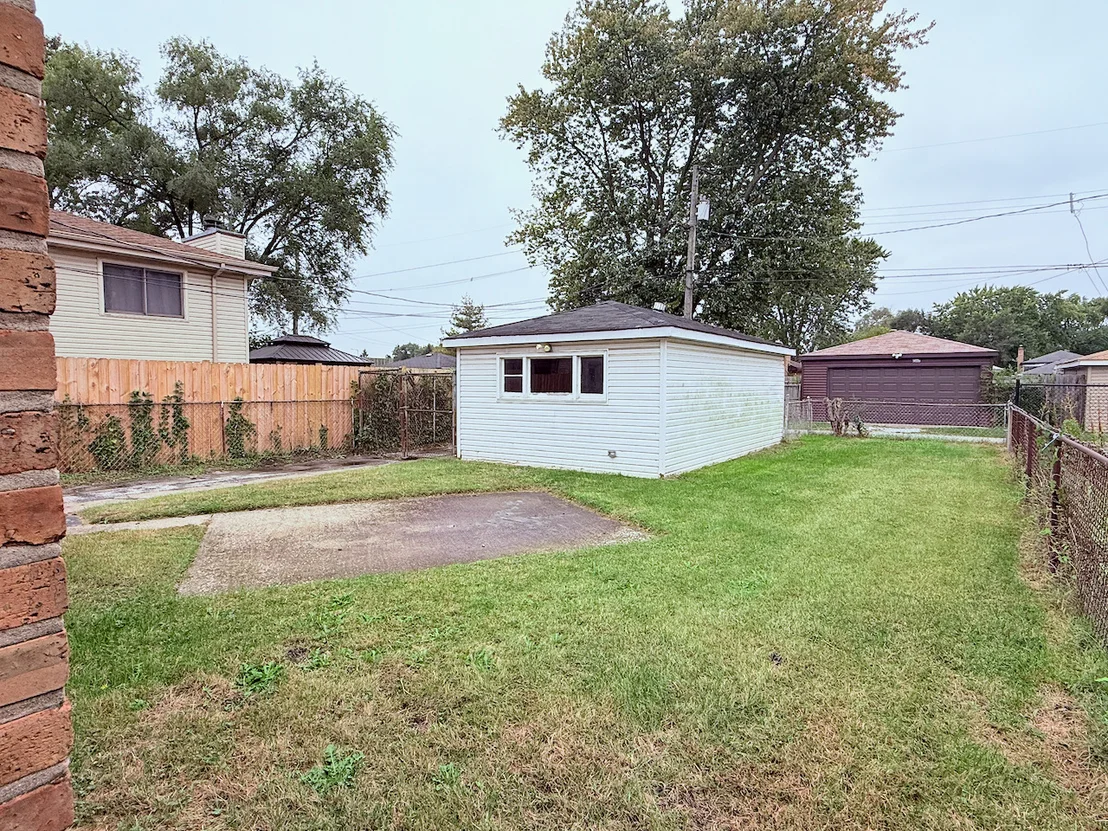 Photo of 14738 Blackstone Avenue