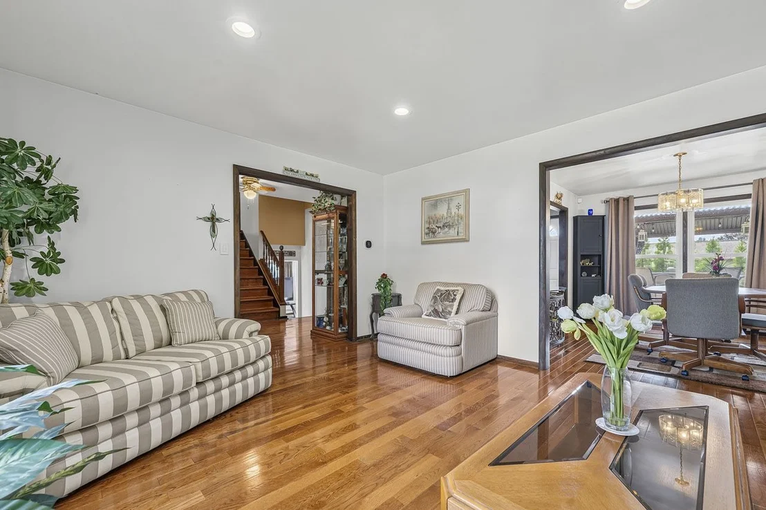 Photo of 1100 Cochran Street