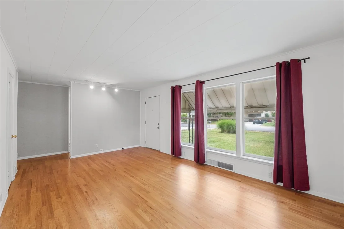 Photo of 705 Dover Place