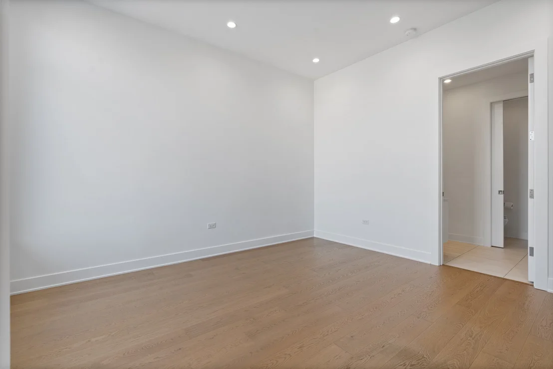 Photo of Unit 406 at 6 N Bishop Street