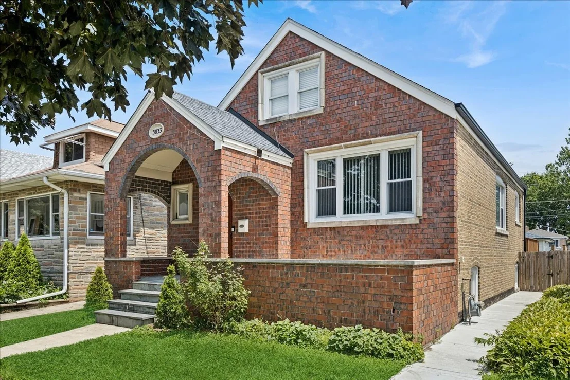 Photo of 3833 Maple Avenue