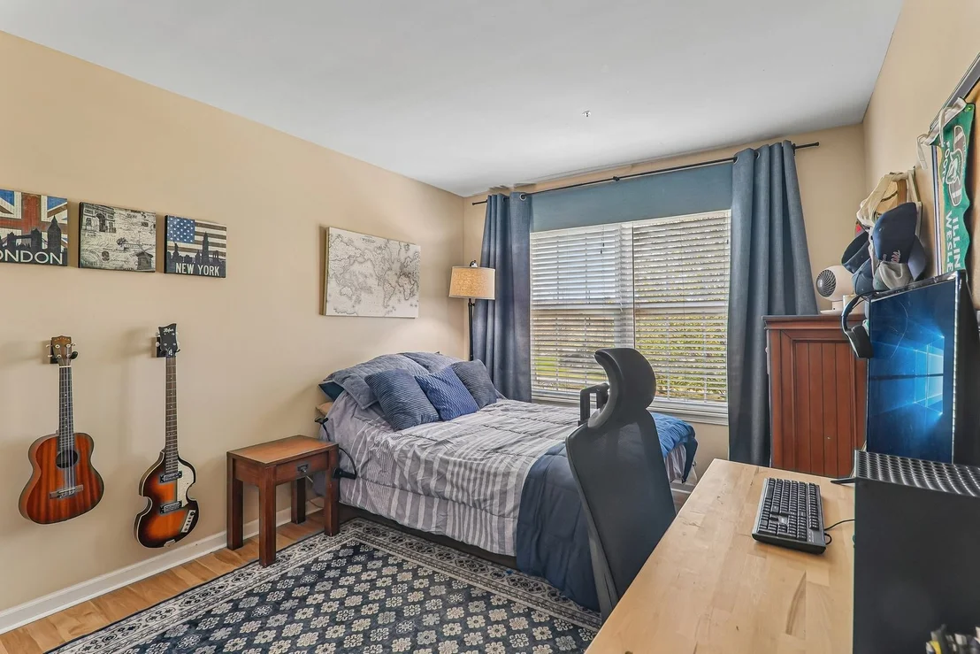 Photo of 806 Meadowridge Drive