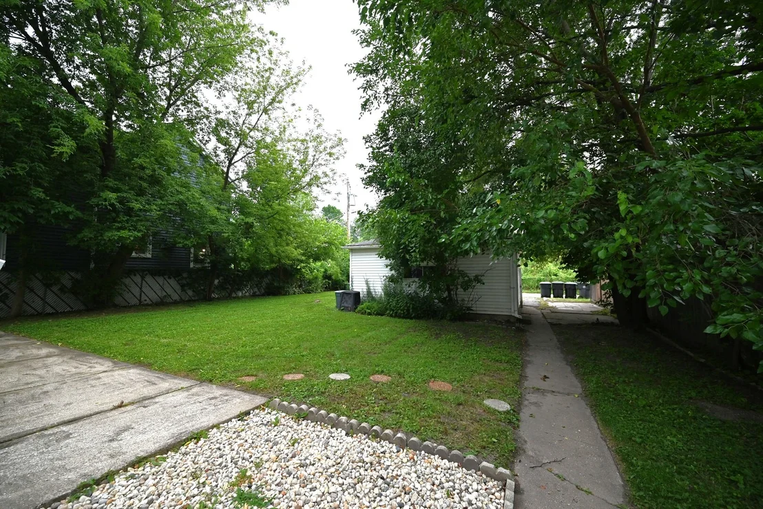 Photo of 1570 DEWEY Avenue