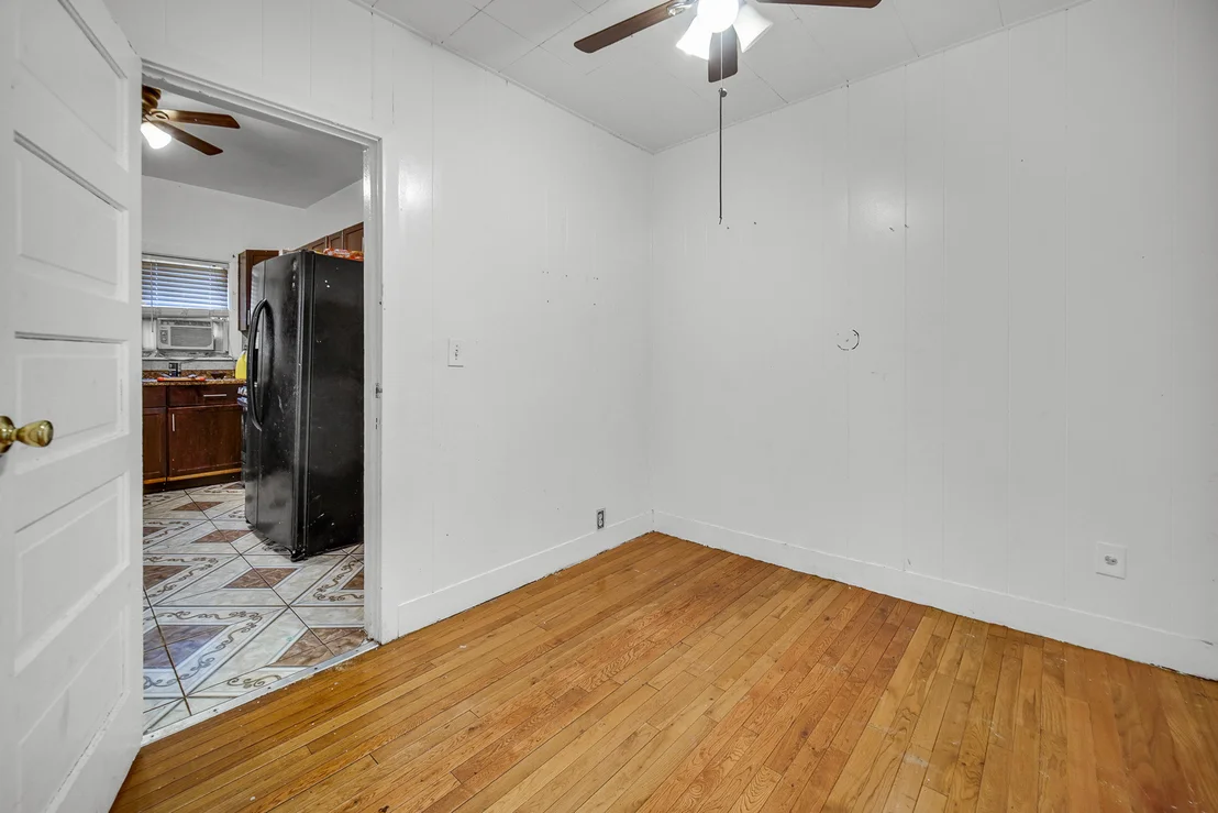 Photo of 924 N PULASKI Avenue
