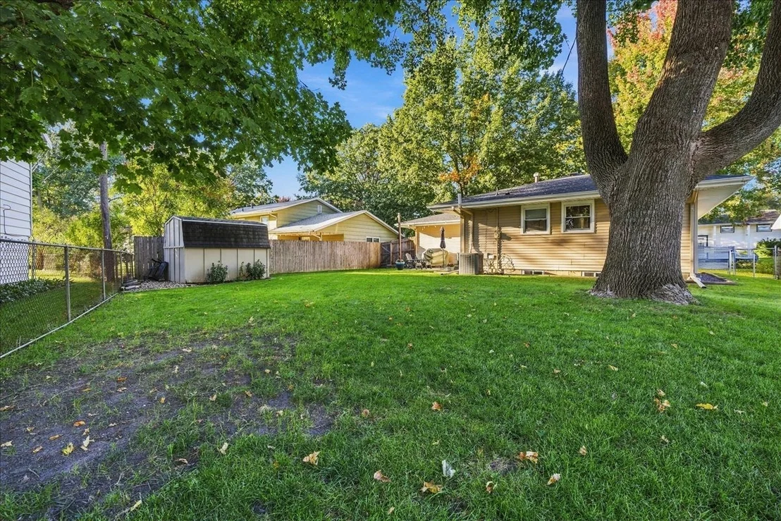 Photo of 1211 Searle Drive