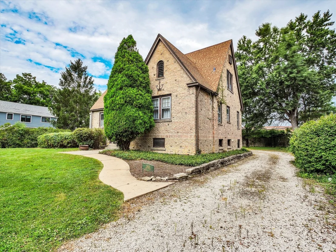 Photo of 2610 Park Lane