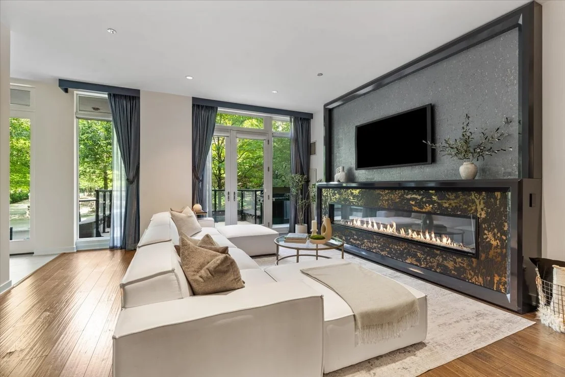 Photo of 194 N Park Drive