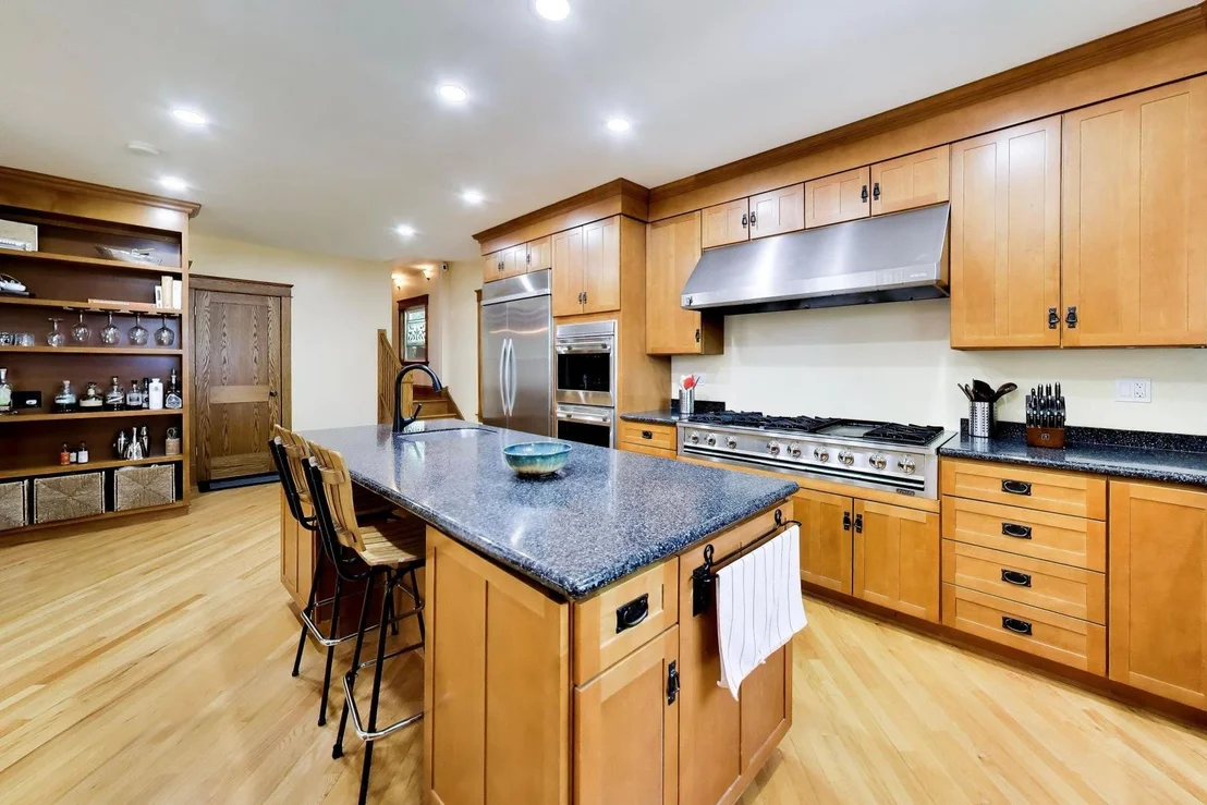 Photo of 1504 W Juneway Terrace
