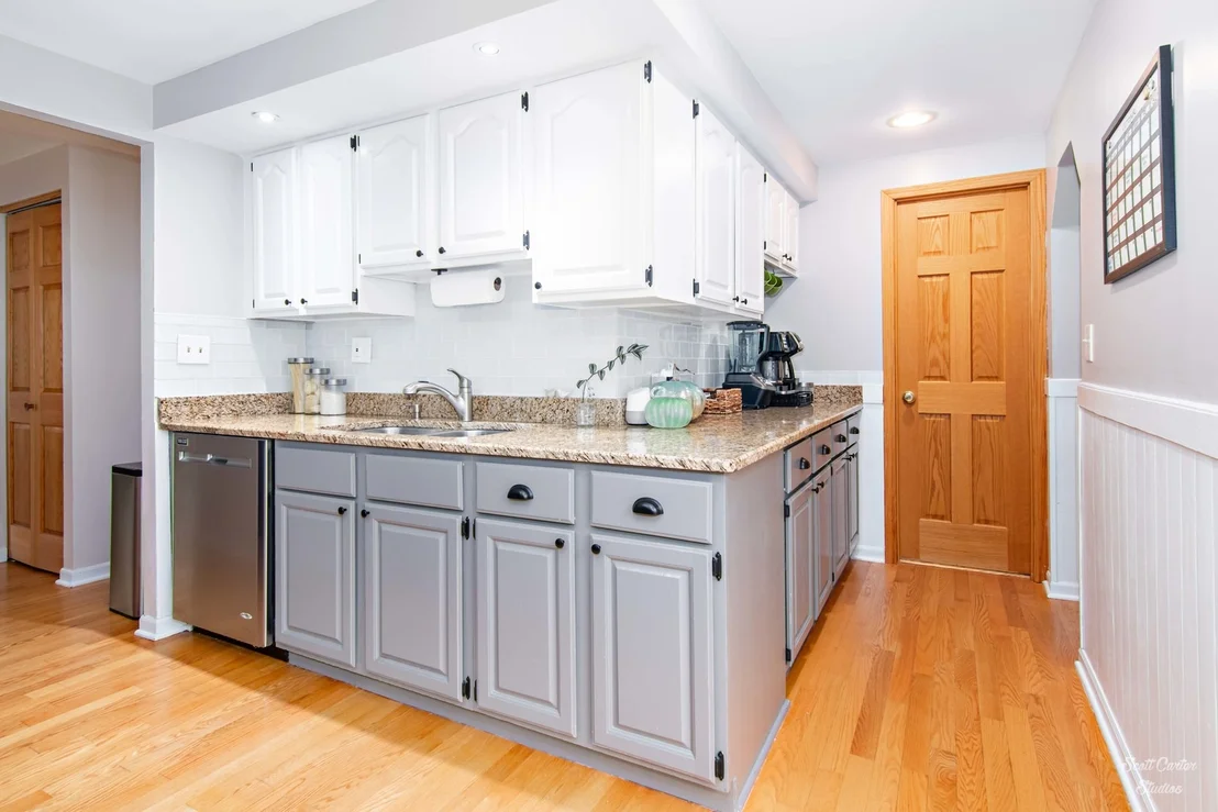 Photo of 920 Gregory Lane