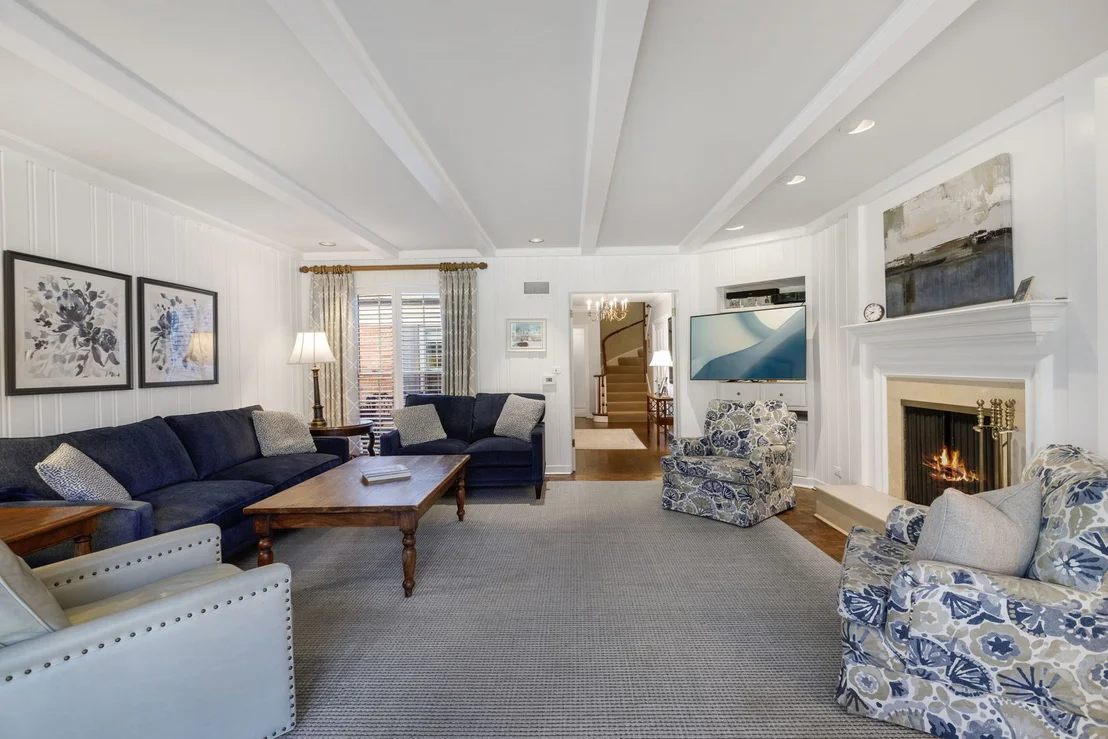Photo of 1115 Golfview Lane