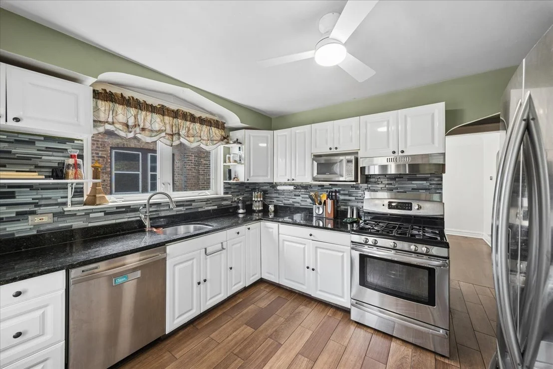 Photo of 3833 Maple Avenue