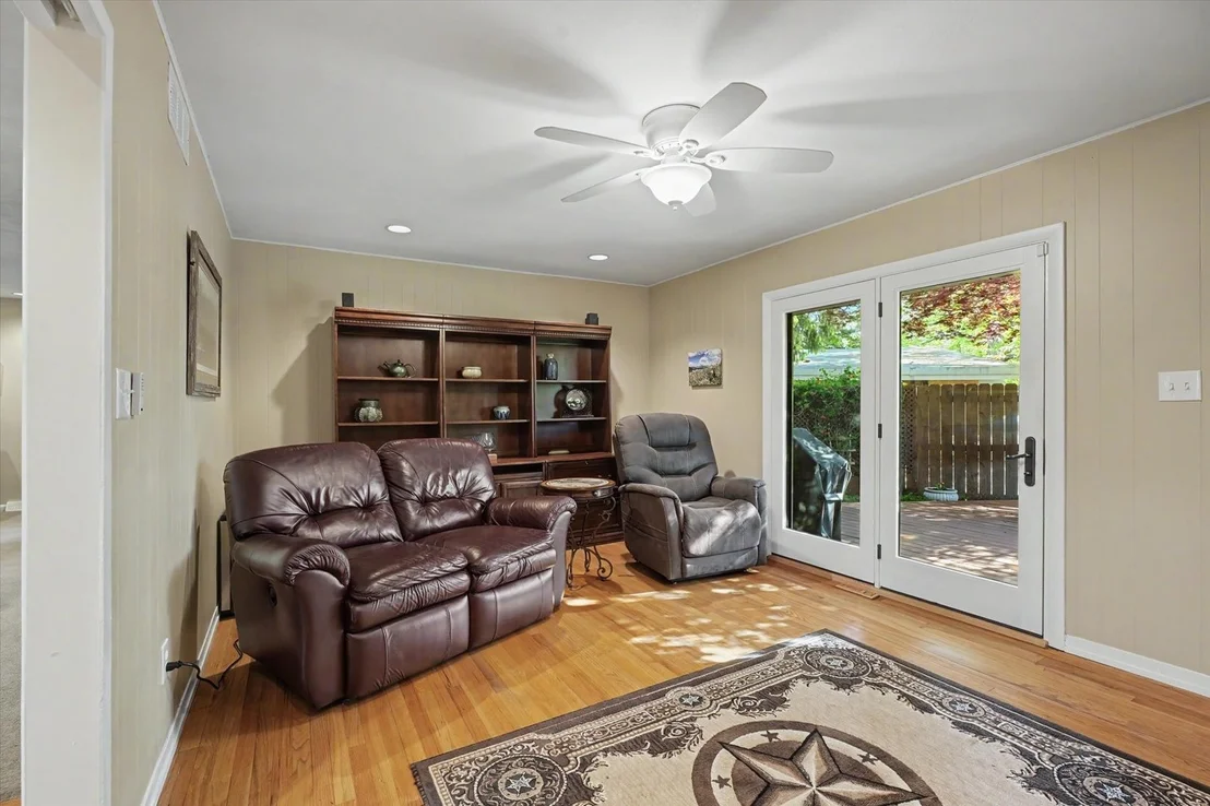 Photo of 1115 Foothill Drive
