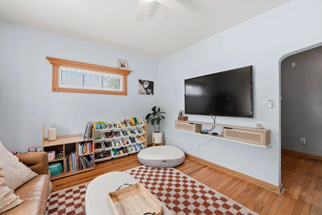 Photo of 4133 Joliet Avenue