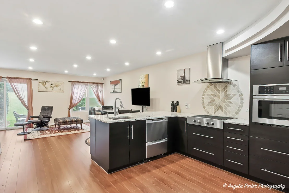 Photo of 949 Ridgefield Lane