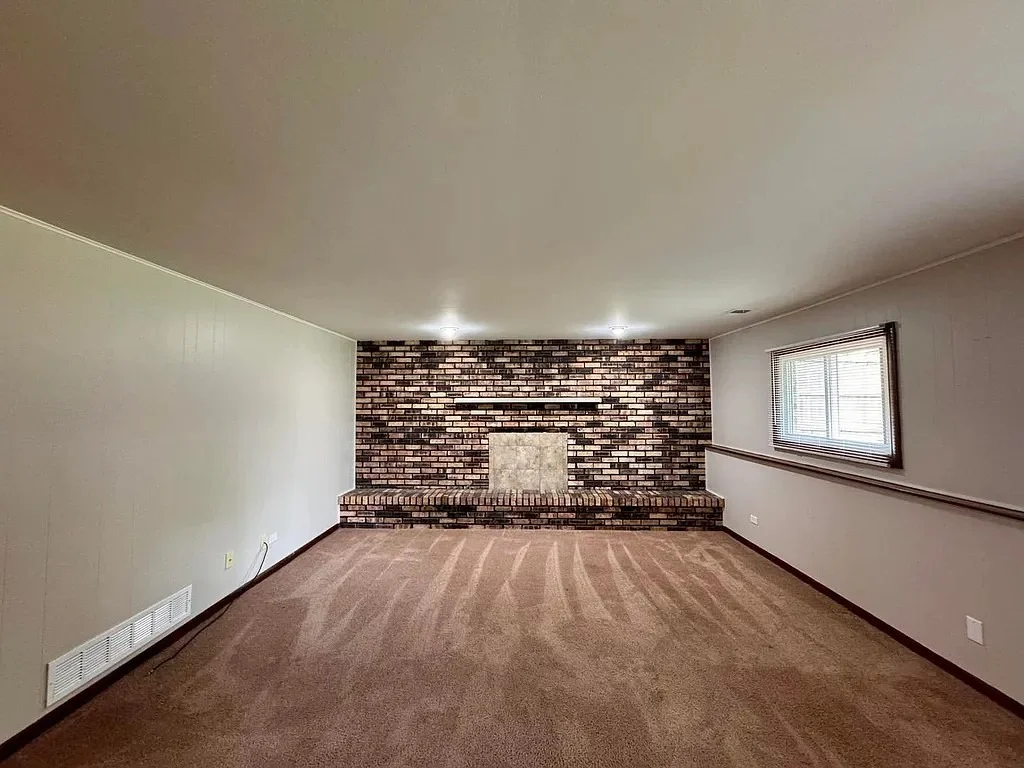Photo of 17945 Maple Street