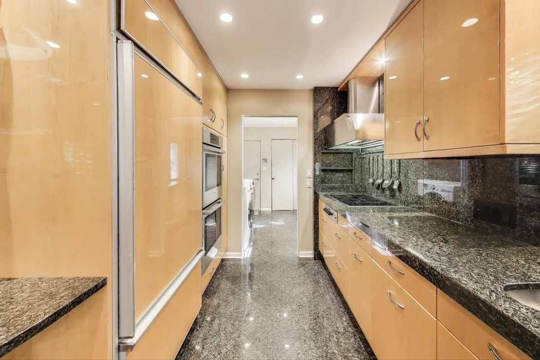 Photo of 1076 Old Elm Lane