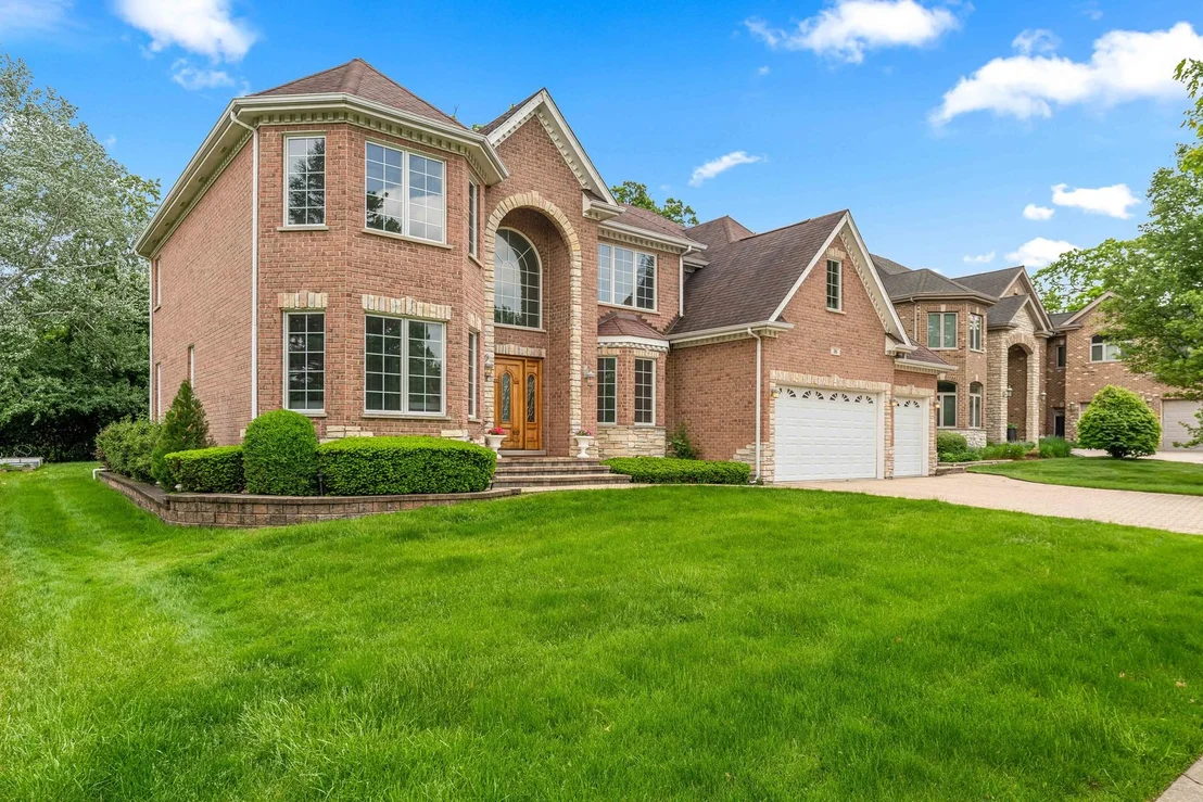 Photo of 281 N Forest Drive