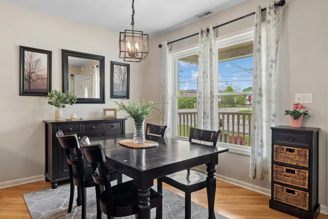 Photo of 402 Crescent Street