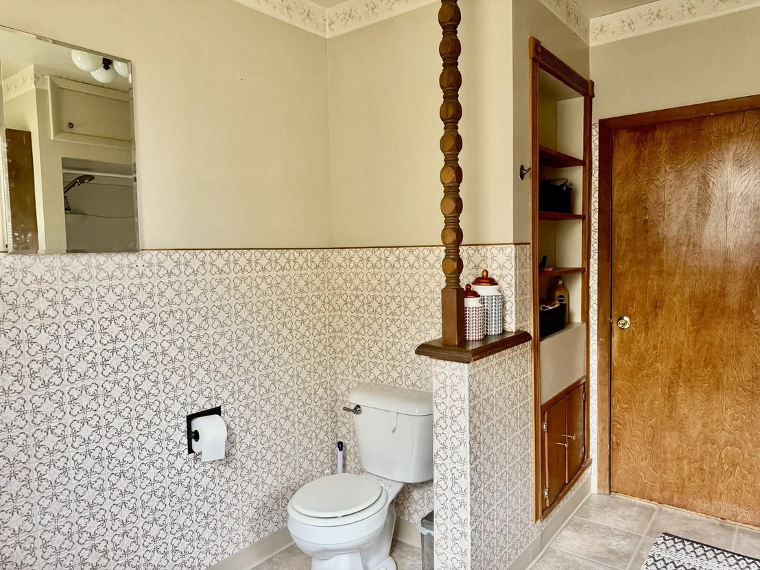 Photo of 105 W 4th Street