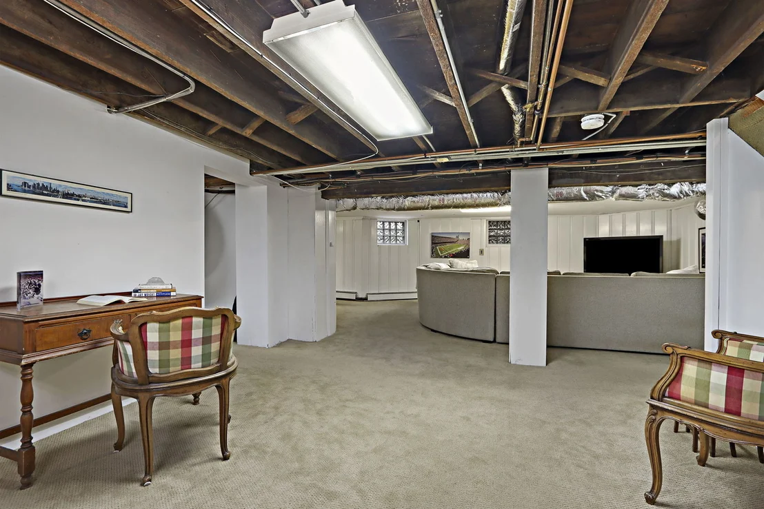 Photo of 943 Forest Avenue