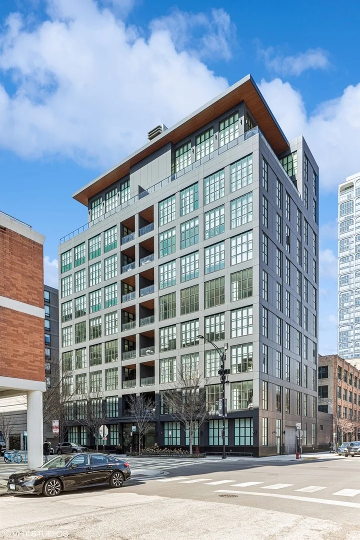 Photo of Unit 202 at 900 W Washington Boulevard