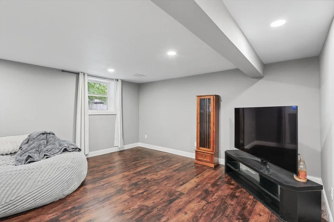 Photo of 905 Stratford Drive