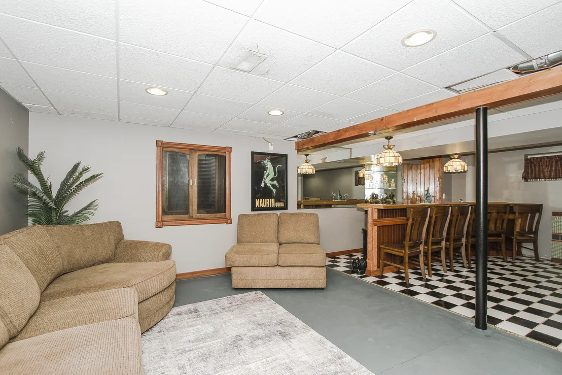 Photo of 465 SPRING RIDGE Drive