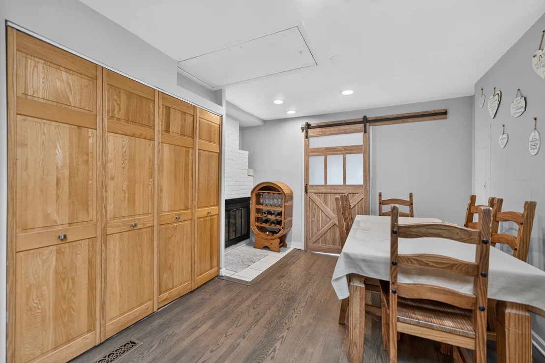 Photo of 17W041 Deerpath Road