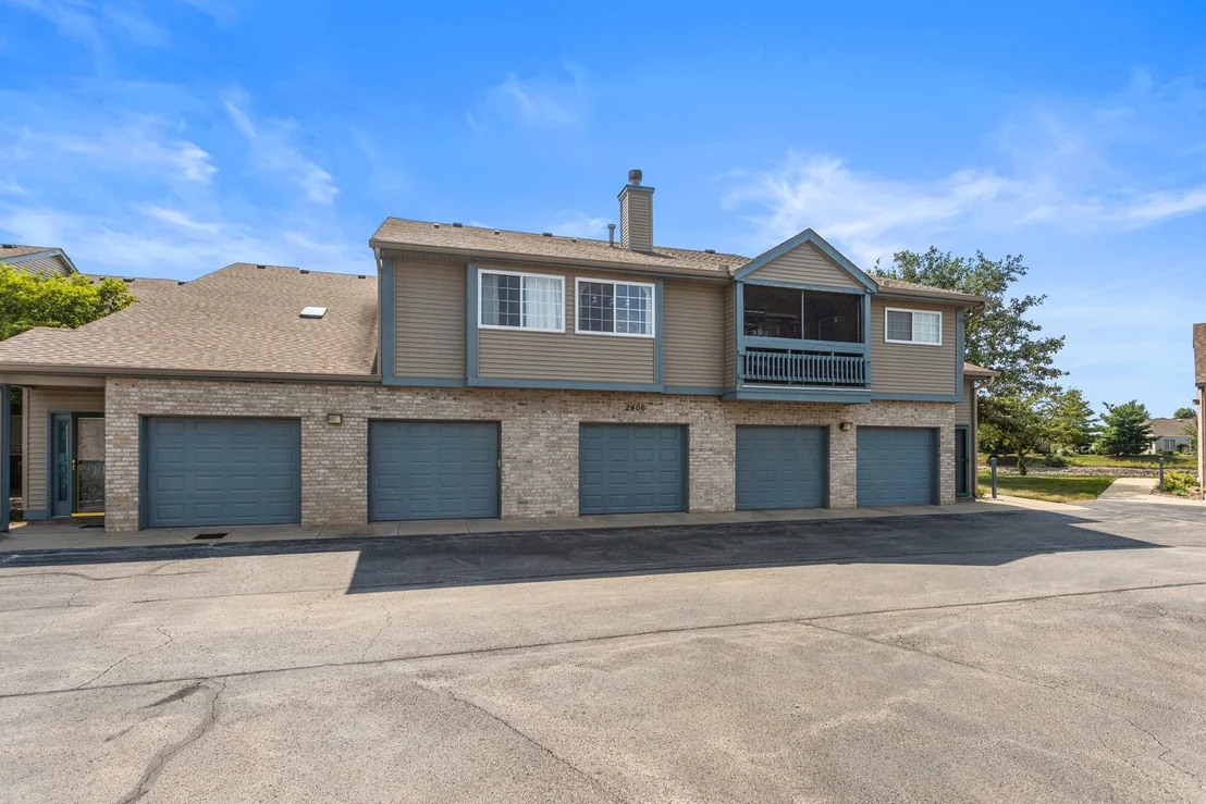 Photo of Unit 205 at 2406 Windward Boulevard