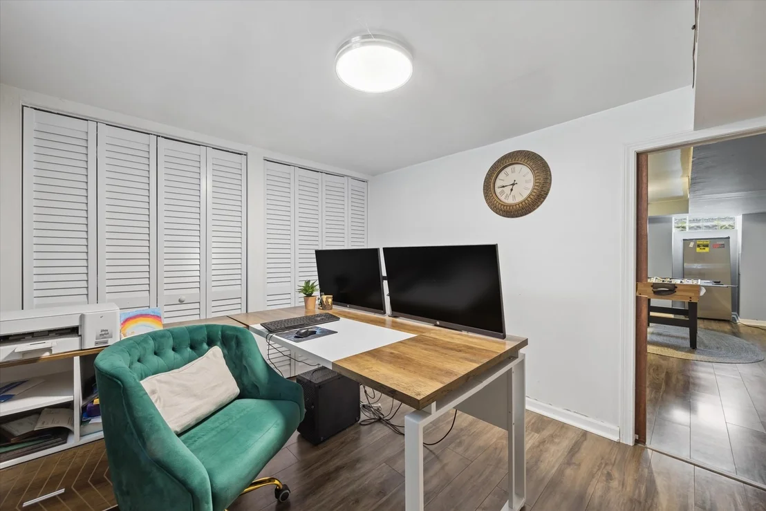 Photo of 116 W Park Drive