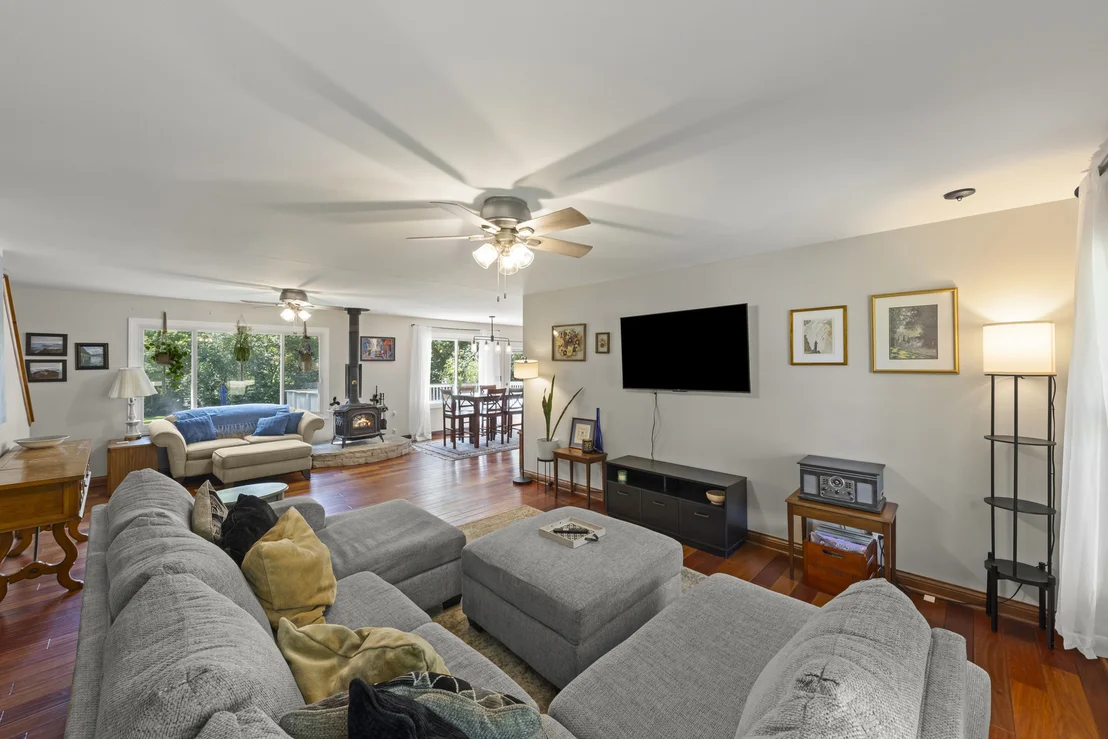 Photo of 43W753 Oakleaf Drive