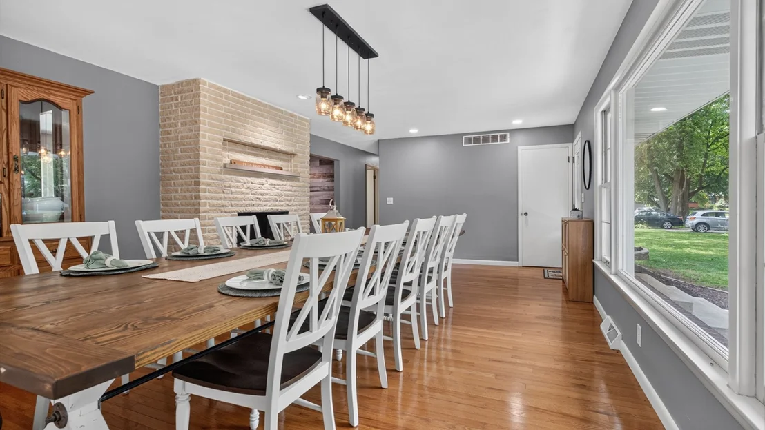 Photo of 1402 Maplewood Drive