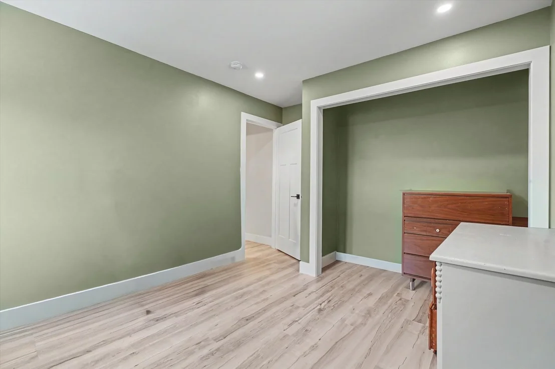 Photo of 1008 Devonshire Drive