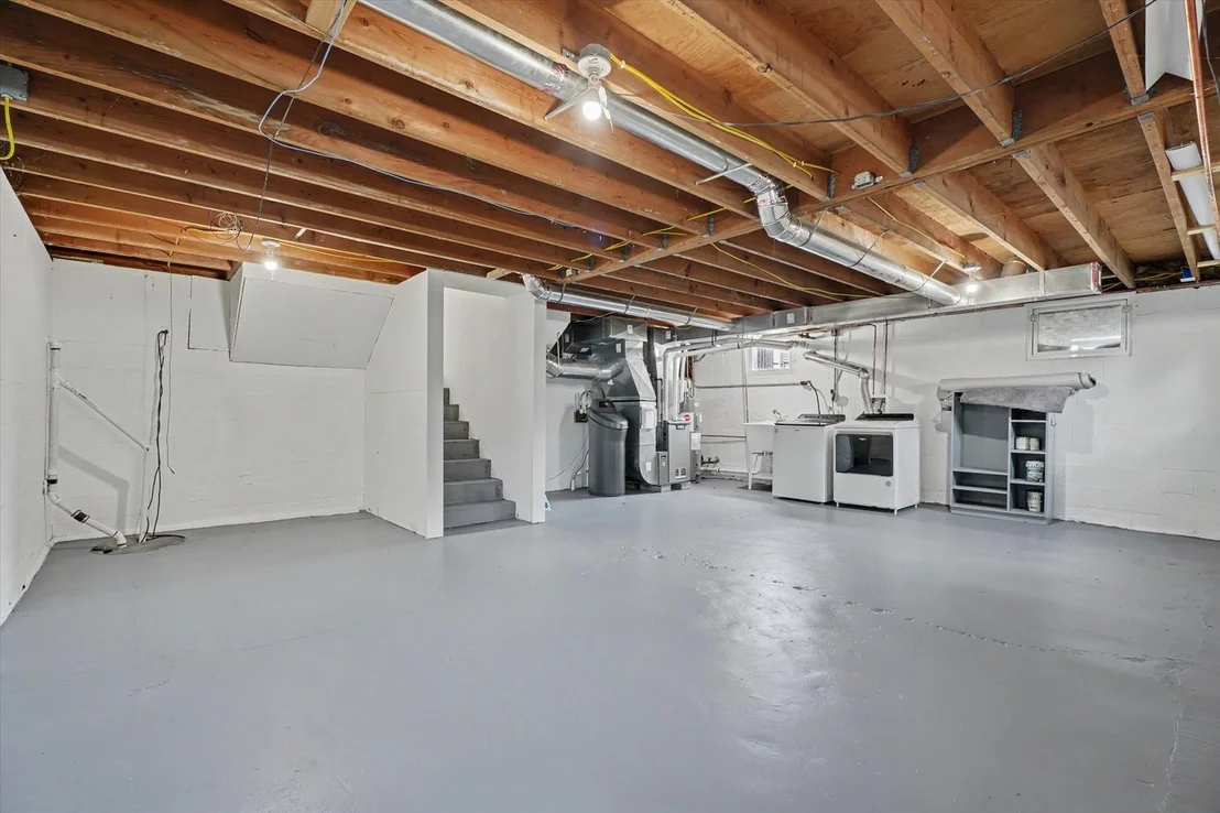 Photo of 450 John Street