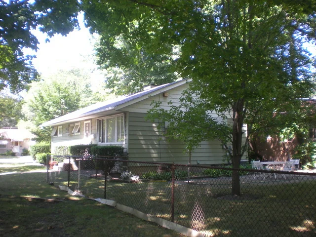 Photo of 2323 Greenleaf Street