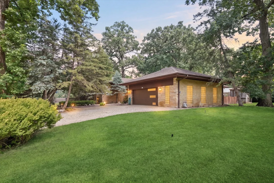 Photo of 1655 Forest Drive