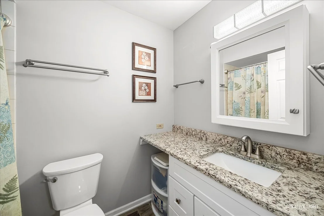 Photo of 17 White Oak Lane