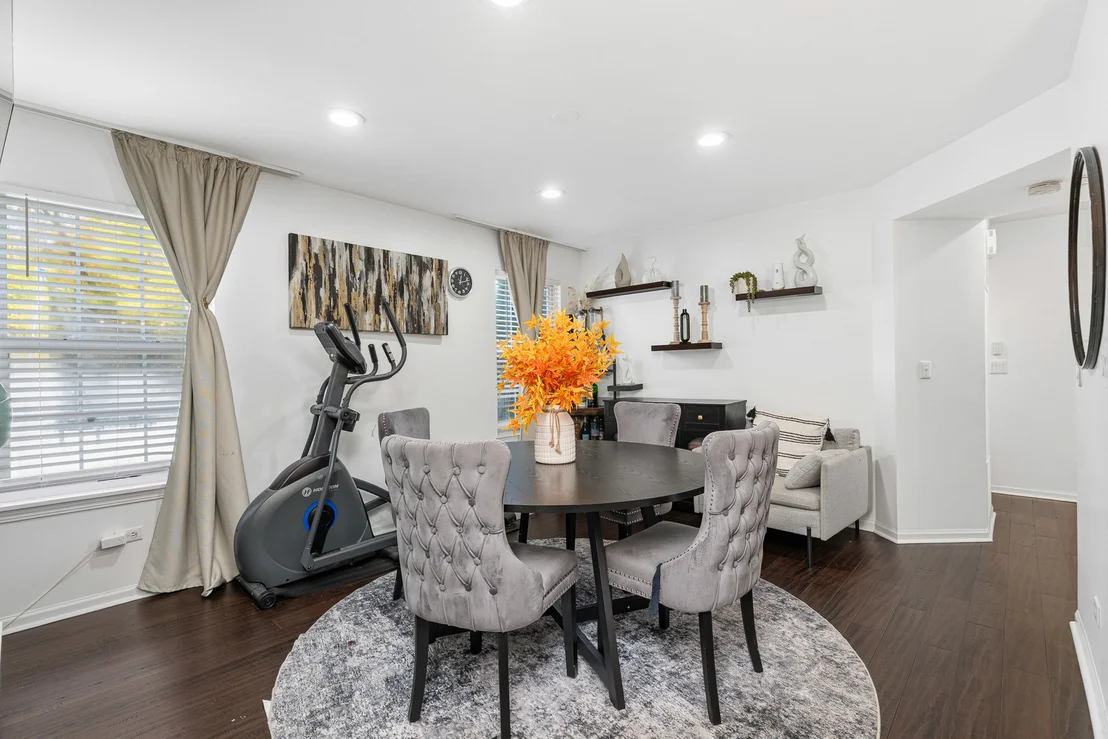 Photo of 568 Cambridge Drive