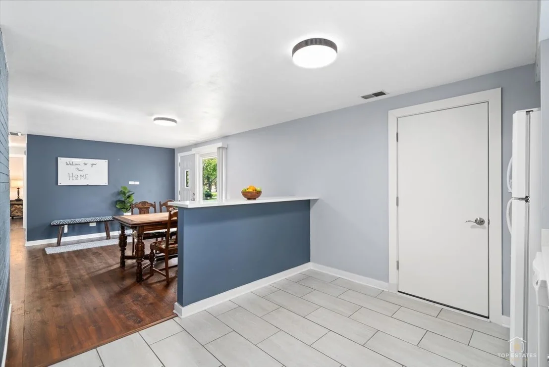 Photo of 231 Webster Lane