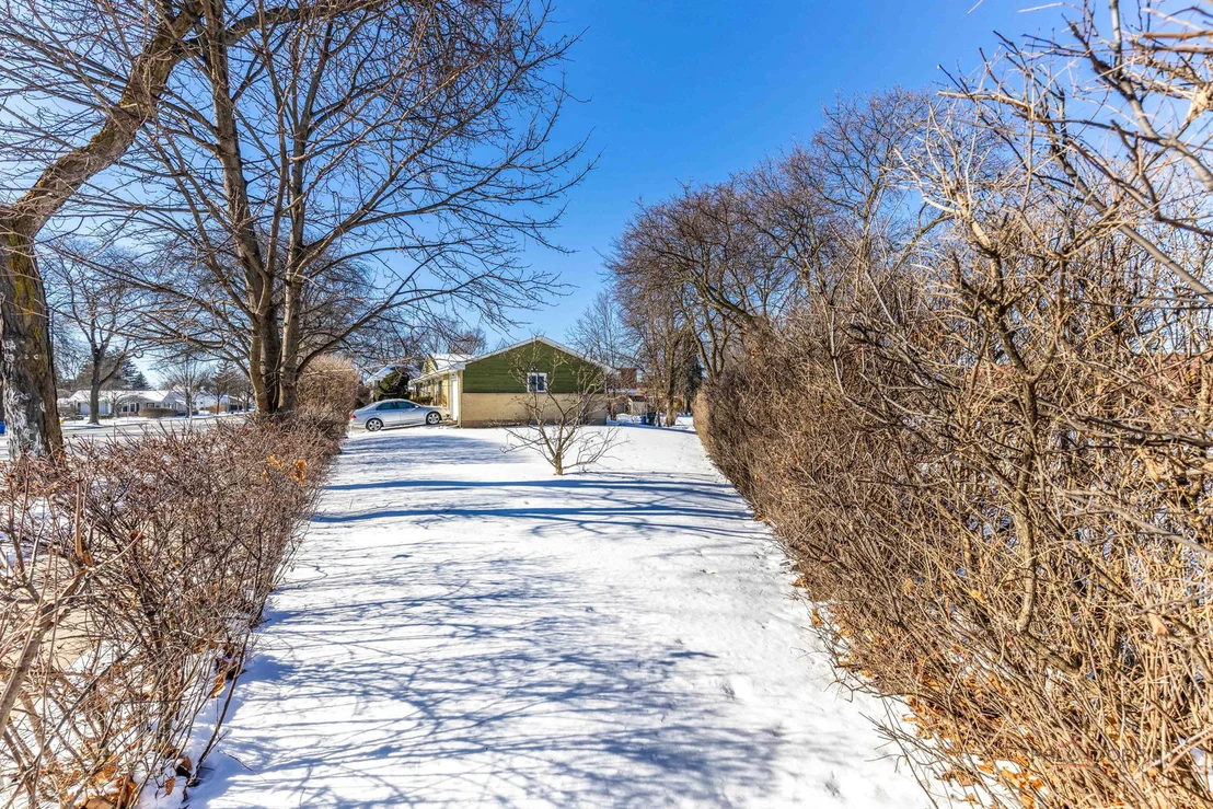 Photo of 908 E Central Road