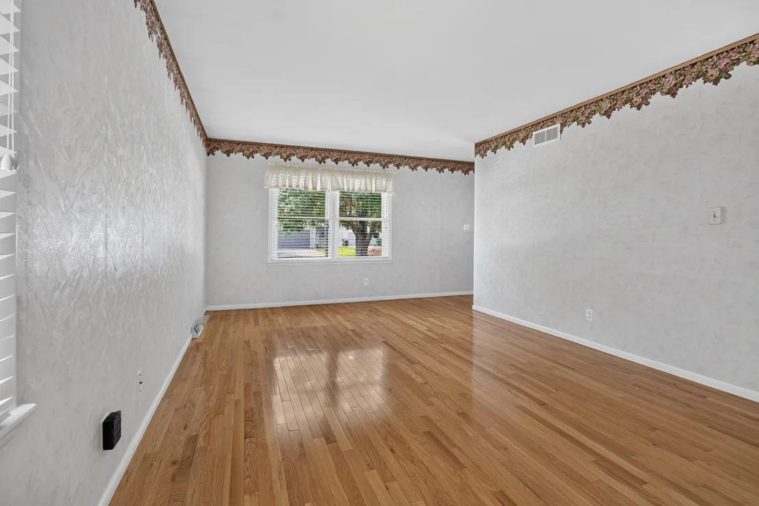 Photo of 1204 Searle Drive