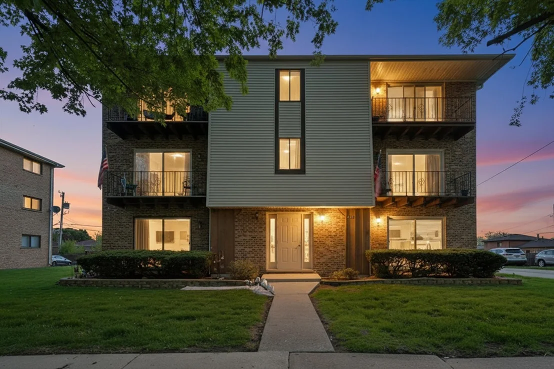 Photo of Unit 3B at 8039 Beloit Avenue