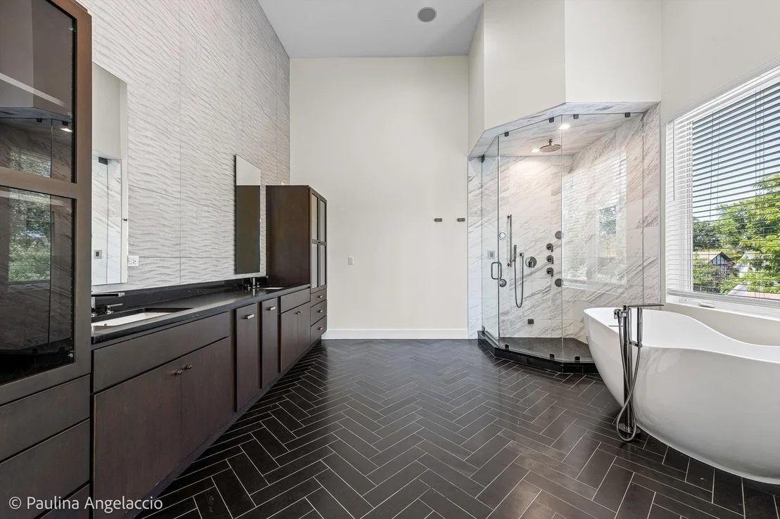 Photo of 220 Astor Place