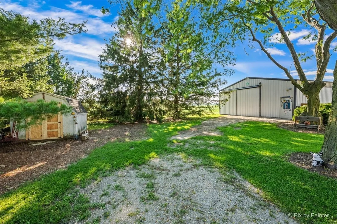 Photo of 49W972 Peterson Road