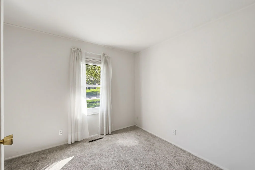 Photo of 910 Meadow Lane