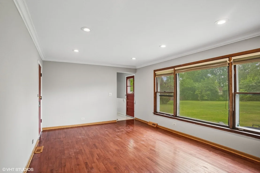 Photo of 33 W Wise Road